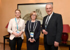 Innenminister Joachim Herrmann im Gespräch mit der Europol-Exekutivdirektorin Catherine de Bolle und Digitalministerin Judith Gerlach.