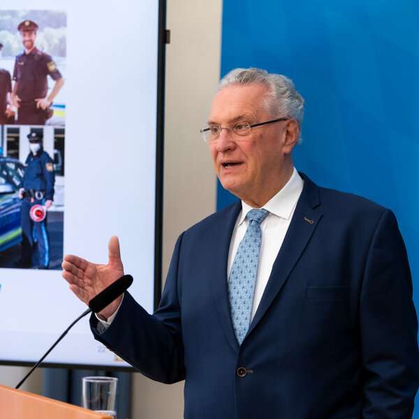 Innenminister Joachim Herrmann bei Präsentation