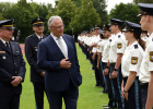 29. Juni 2020: Innenminister Joachim Herrmann hat zusammen mit dem Präsidenten der Bayerischen Bereitschaftspolizei, Wolfgang Sommer, rund 280 neu eingestellten Polizistinnen und Polizisten der VII. Bereitschaftspolizeiabteilung in Sulzbach-Rosenberg feierlich den Diensteid abgenommen: "Unsere neuen Kolleginnen und Kollegen haben sich mit ihrer Berufswahl bewusst dafür entschieden, eine besondere Verantwortung für die Sicherheit der Menschen in Bayern zu übernehmen."