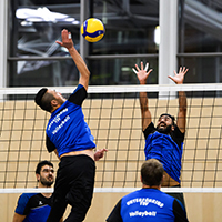 Volleyballspieler beim Spiel