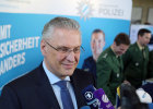 Innenminister Joachim Herrmann startete am 11. Februar 2016 die Nachwuchswerbekampagne der Bayerischen Polizei unter dem Motto ‚Mit Sicherheit Anders‘